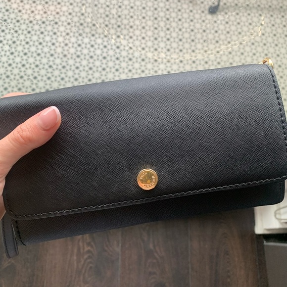 Michael Kors Saffiano Leather 2-in-1 Convertible Wallet Crossbody Bag. - Picture 4 of 8